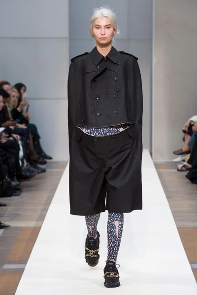 Look 3